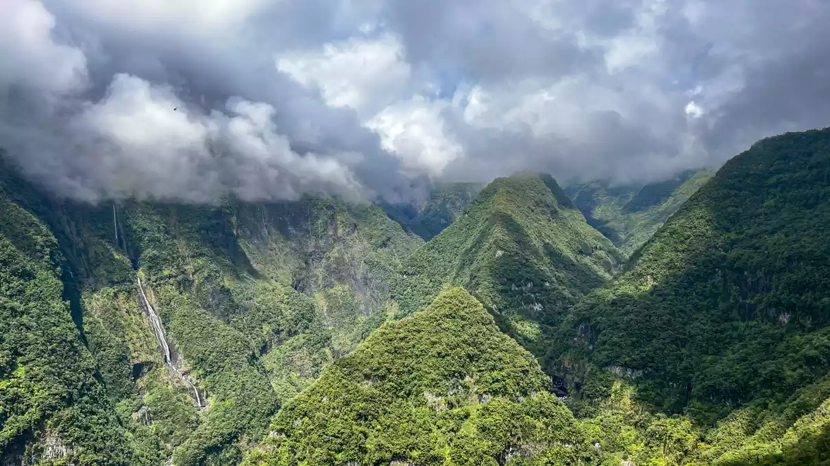 vue-du-Belvedere-de-Takamaka-4-1.webp