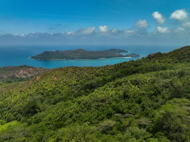 Vue depuis les hauts de Praslin